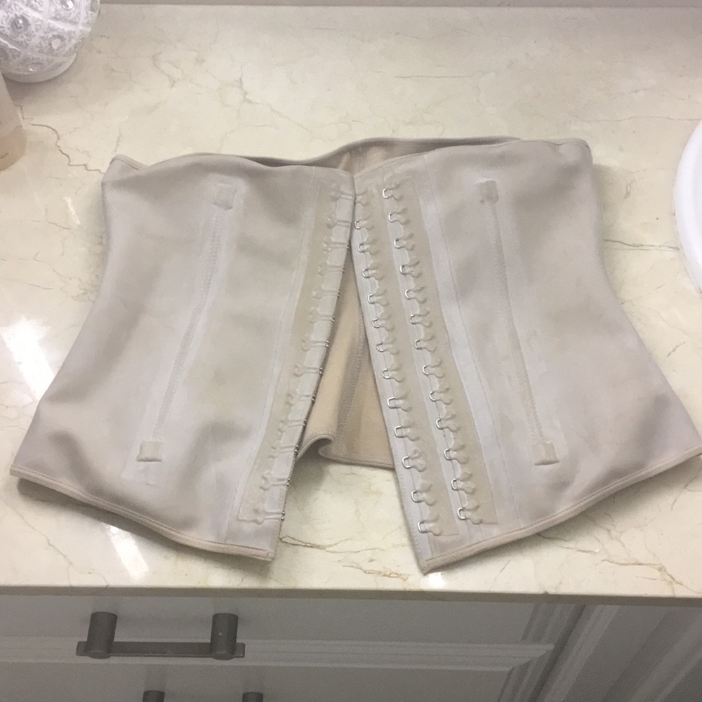 Diane latex waist cincher sz 38/S